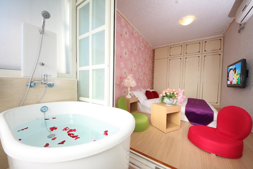 Avica Homestay Уцзе Экстерьер фото